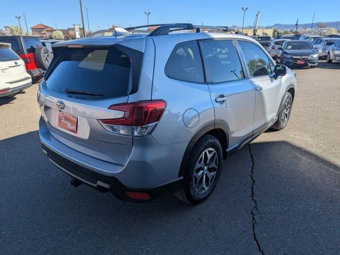 Used 2019 Subaru Forester Premium AWD/4WD image 5