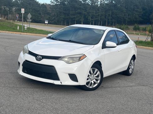 Used 2015 Toyota Corolla LE image 1