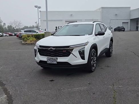 New 2026 Chevrolet Trax RS w/ Sunroof Package image 4