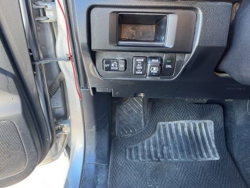 Used 2017 Toyota Tacoma TRD Sport w/ Tow Package (A/T) image 27