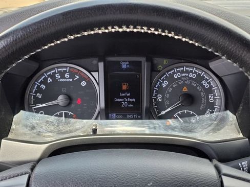 Used 2020 Toyota Tacoma TRD Off-Road w/ Advanced Technology Package AWD/4WD image 12
