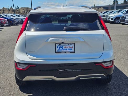 Certified 2023 Kia Niro Wave w/ Wave Preserve Package FWD image 6