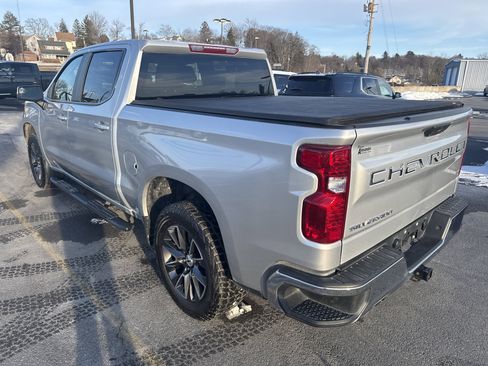 Used 2022 Chevrolet Silverado 1500 LT w/ Z71 Off-Road Package image 6