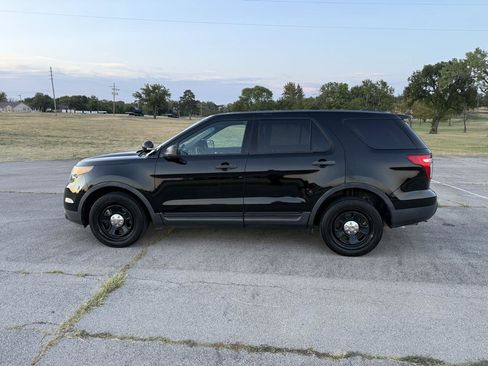 Used 2014 Ford Explorer 4WD Police Interceptor w/ Ready For The Road Package image 3