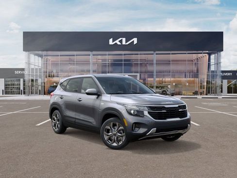 New 2026 Kia Seltos LX FWD image 8