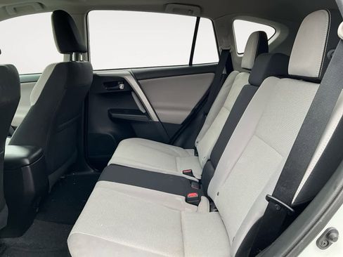 Used 2016 Toyota RAV4 XLE image 18