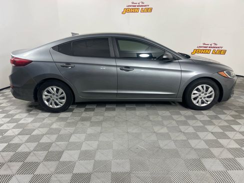 Used 2017 Hyundai Elantra SE image 6