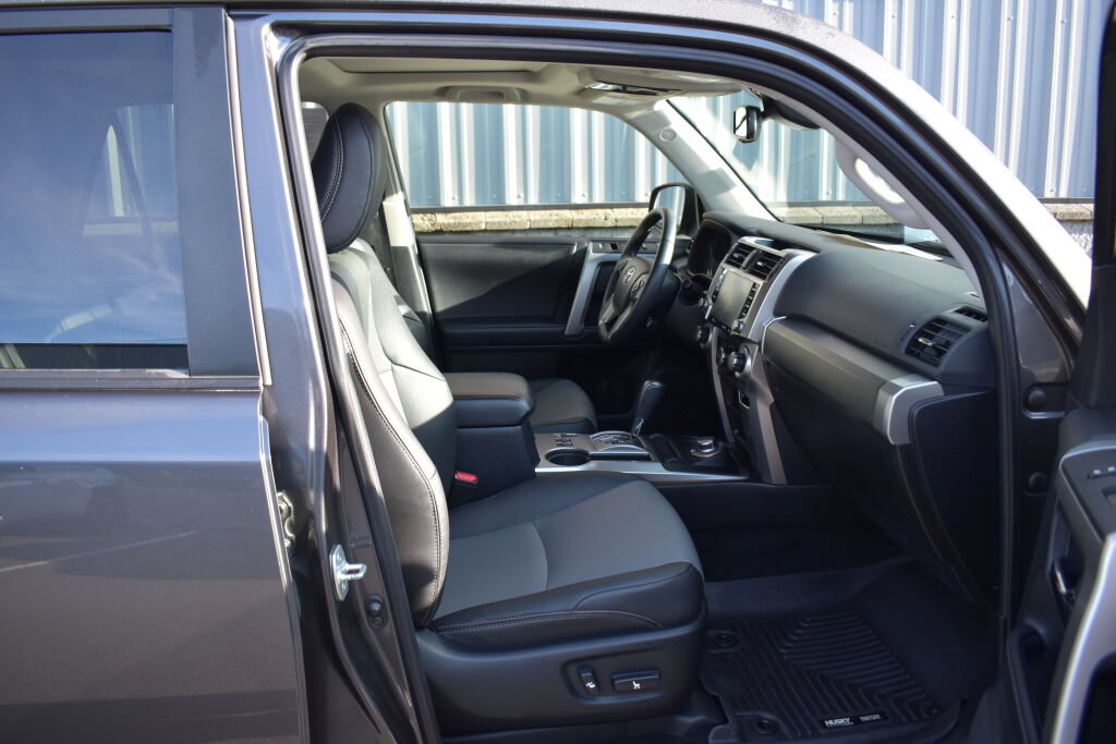Certified 2022 Toyota 4Runner SR5 Premium w/ Moonroof Package AWD/4WD image 25