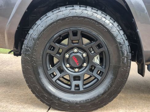 Used 2023 Toyota 4Runner SR5 Premium w/ Moonroof Package AWD/4WD image 14