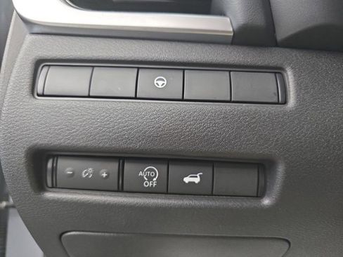 Used 2024 Nissan Rogue SL w/ SL Premium Package image 41