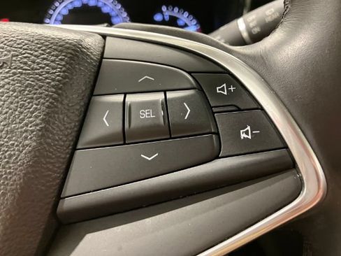 Used 2017 Cadillac XT5 Luxury FWD image 32