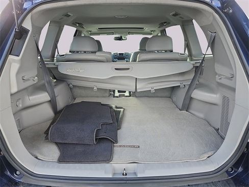 Used 2012 Toyota Highlander SE image 29