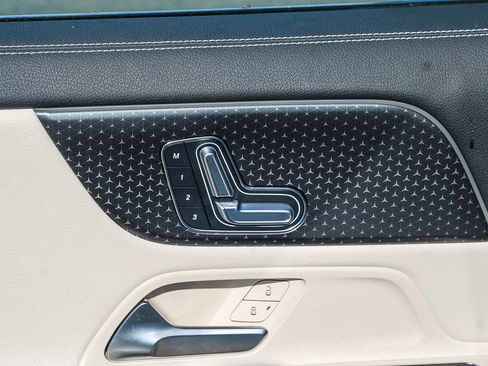 Certified 2025 Mercedes-Benz GLA 250 image 20