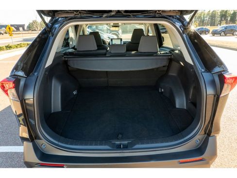 Used 2025 Toyota RAV4 XLE image 14