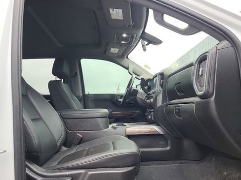 Used 2021 Chevrolet Silverado 1500 LT Trail Boss w/ Convenience Package II image 13