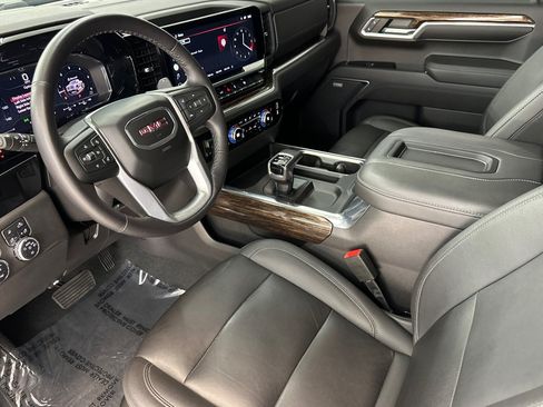 Used 2022 GMC Sierra 1500 Elevation w/ Elevation Premium Package RWD image 4