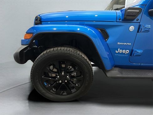 Used 2022 Jeep Wrangler Unlimited Sahara w/ Cold Weather Group image 3