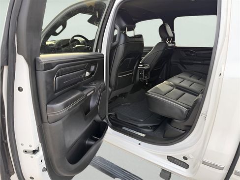 Used 2022 RAM 1500 Limited w/ Body-Colour Bumper Group image 32