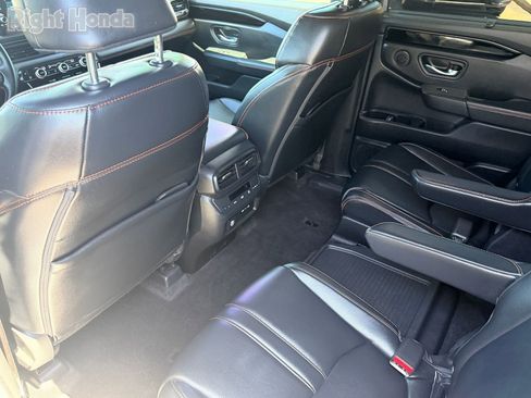 Certified 2025 Honda Pilot TrailSport image 14