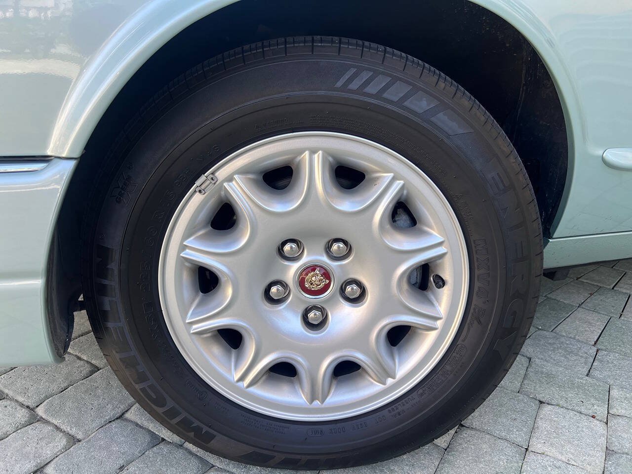 Used 2003 Jaguar XJ8 RWD image 2