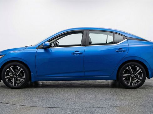 Used 2025 Nissan Sentra SV image 5