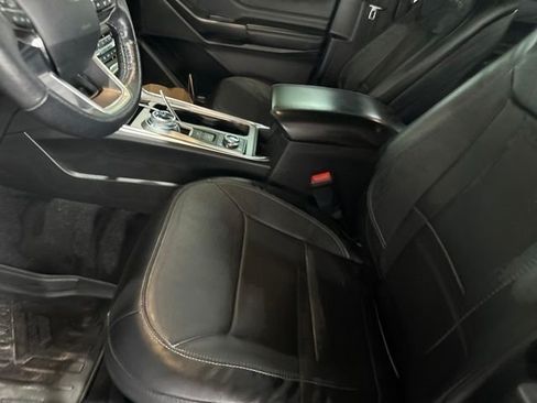 Used 2020 Ford Explorer Limited AWD/4WD image 4