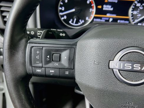 Used 2025 Nissan Rogue SV FWD image 18