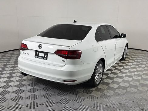 Used 2016 Volkswagen Jetta SEL w/ Lighting Package FWD image 5