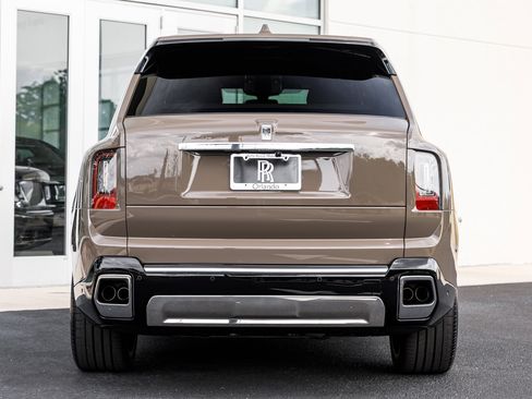 Certified 2025 Rolls-Royce Cullinan AWD/4WD image 15