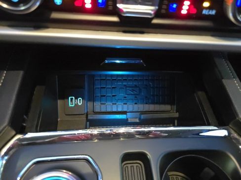 Certified 2024 Ford Expedition XLT image 22