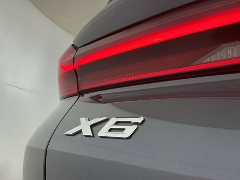 Used 2022 BMW X6 xDrive40i w/ Executive Package image 31