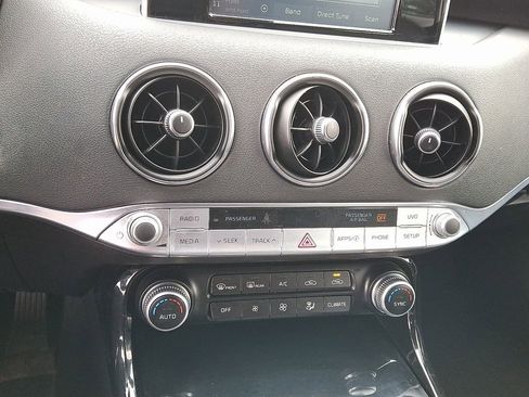 Used 2018 Kia Stinger image 14