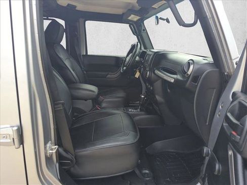 Used 2018 Jeep Wrangler Unlimited Sport w/ Connectivity Group image 17