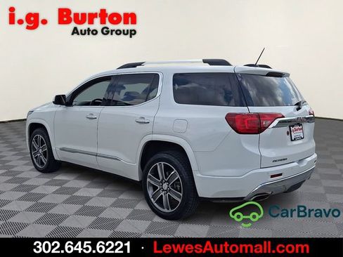 Certified 2017 GMC Acadia Denali w/ Technology Package FWD image 4