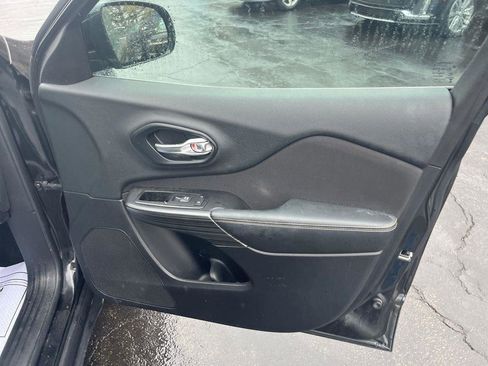 Used 2014 Jeep Cherokee Latitude image 22