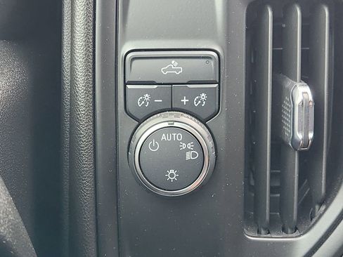 Used 2022 Chevrolet Silverado 1500 Custom w/ Safety Confidence Package image 25