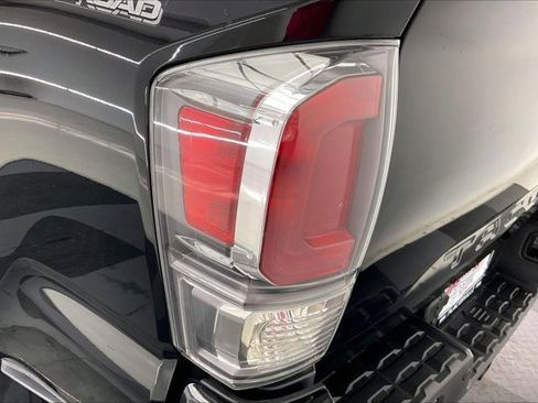 Used 2020 Toyota Tacoma TRD Off-Road image 30