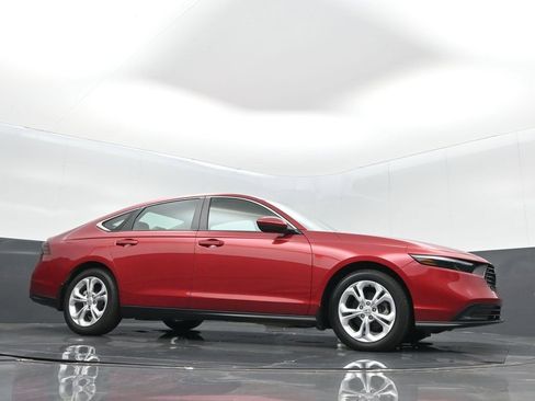Used 2025 Honda Accord LX image 29