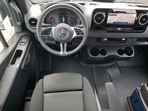 Used 2026 Mercedes-Benz Sprinter 2500 image 12
