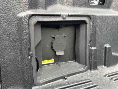 Used 2022 Ford F150 XLT w/ Equipment Group 302A High image 17