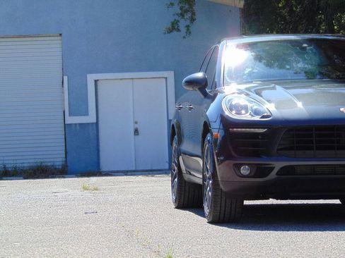 Used 2017 Porsche Macan AWD/4WD image 33