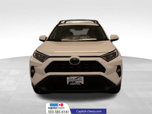 Used 2020 Toyota RAV4 XLE w/ Carpet Mat Package AWD/4WD image 7
