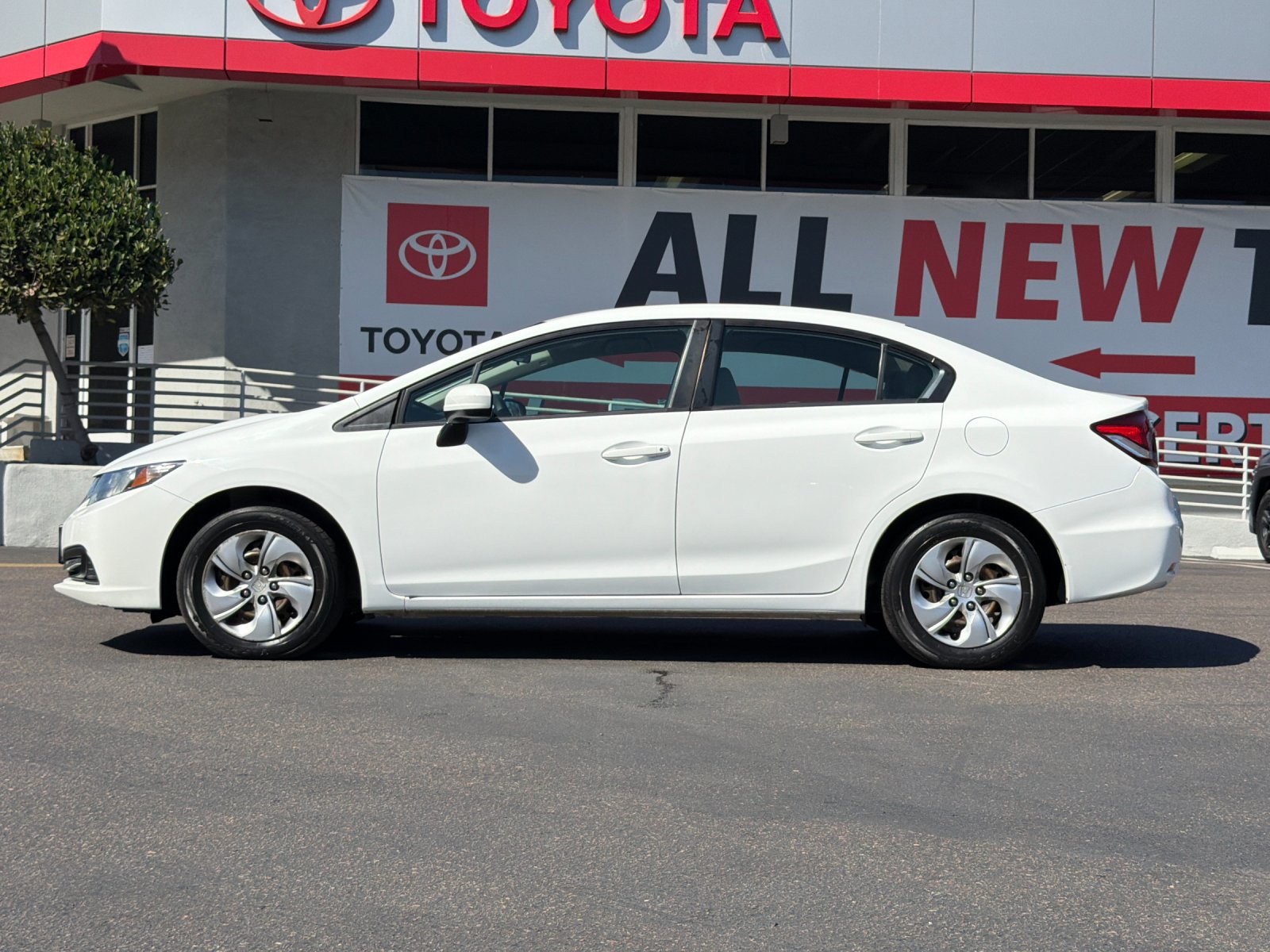 Used 2014 Honda Civic LX image 2
