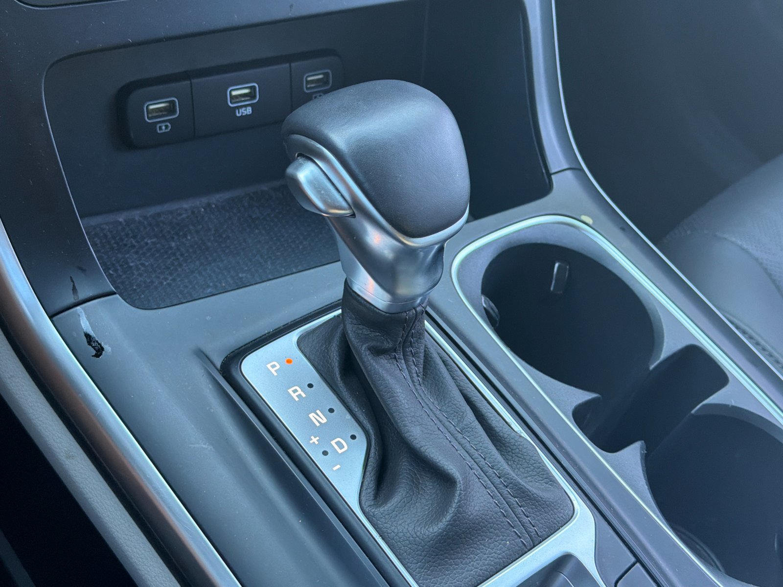 Used 2024 Kia Carnival LX FWD image 20