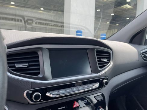 Used 2018 Hyundai Ioniq Blue FWD image 16