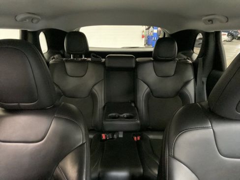 Used 2019 Jeep Cherokee Latitude Plus w/ Cold Weather Group image 33