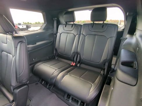 New 2025 Jeep Grand Cherokee L Limited w/ Luxury Tech Group II image 16