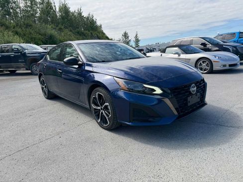 Used 2024 Nissan Altima 2.5 SR FWD image 5