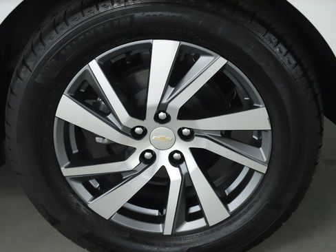 Used 2023 Chevrolet Equinox Premier image 39