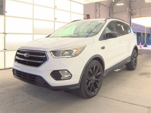 Used 2018 Ford Escape SE w/ SE Sport Appearance Package AWD/4WD image 24